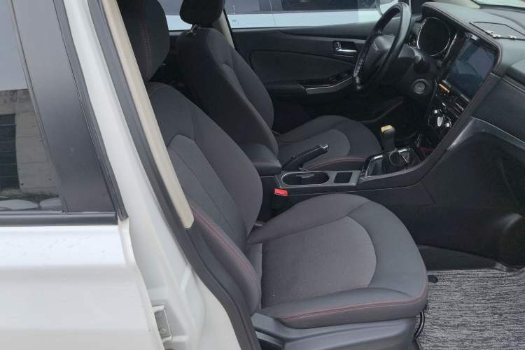 Used Venucia T70 2018 1.6L Manual Enjoyment Edition
