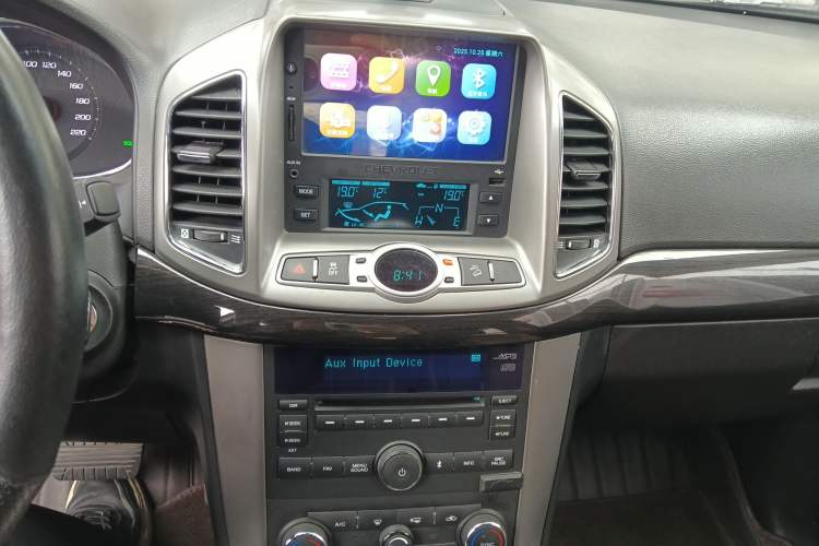 Used Chevrolet Captiva 2015 2.4L 4x4 Flagship Edition 7-Seater