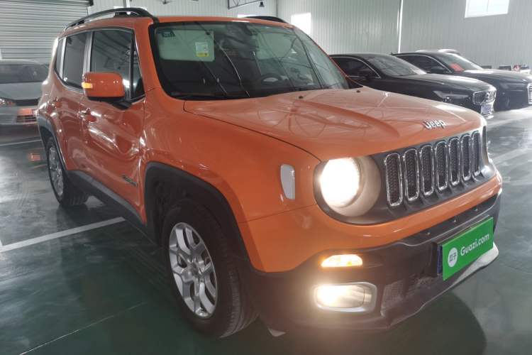 Used  Renegade 2018 Connected Large Screen Version 180T Automatic High-Energy Edition
