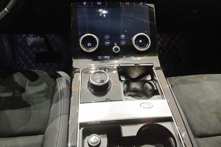 Used Land Rover Range Rover Velar 2019 250 PS