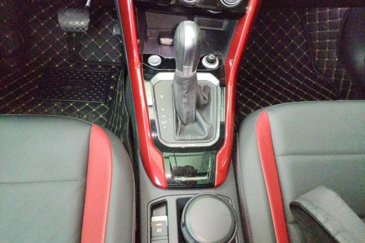 Used Volkswagen T-ROC 2018 280TSI DSG Two-Wheel-Drive Comfort Version China V Standard