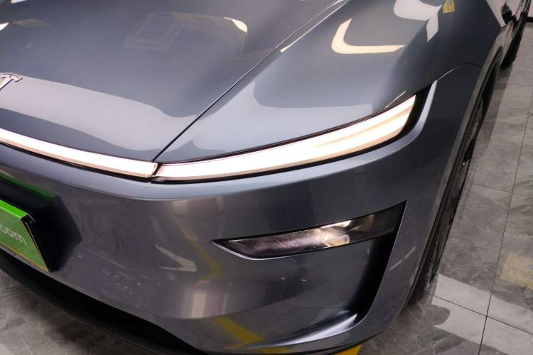 Used Tesla Model Y 2025 Rear-Wheel-Drive Version