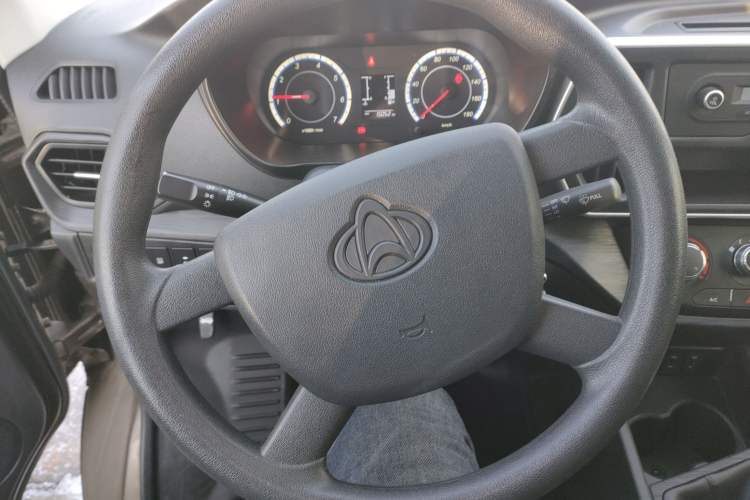 Used Chana Ruixing M60 2023 1.5L GDI Comfort-Class Passenger Vehicle 6/7 Seats
