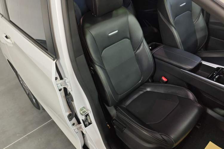 Used SAIC MAXUS G50 2023 PLUS 1.5T Happiness-Recommended Automatic Cruise Version
