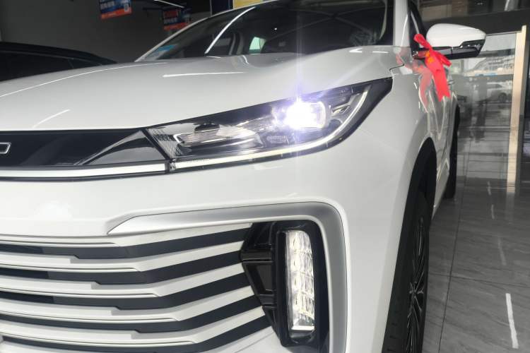 Used  Lingyun 2025 300T Two-Wheel Drive Starry Edition
