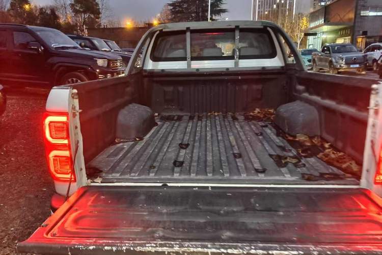 Used  T8 2018 2.0T Diesel Two-Wheel Drive Prestige Version Big Double HFC4DB2-1D1
