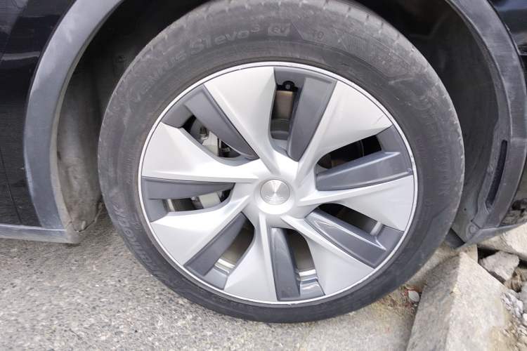 Used Tesla Model Y 2021 Standard Range Rear-Wheel Drive Version