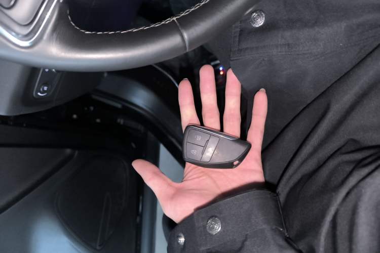 Used Buick Envision 2022 Facelift Encore S 552T Two-Wheel-Drive Luxury Model
