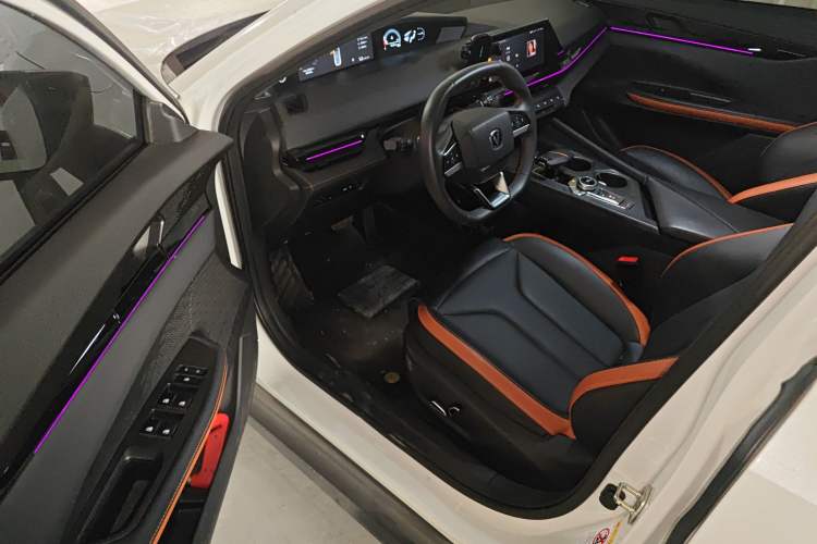 Used Changan UNI-V 2023 1.5T Prestige Model
