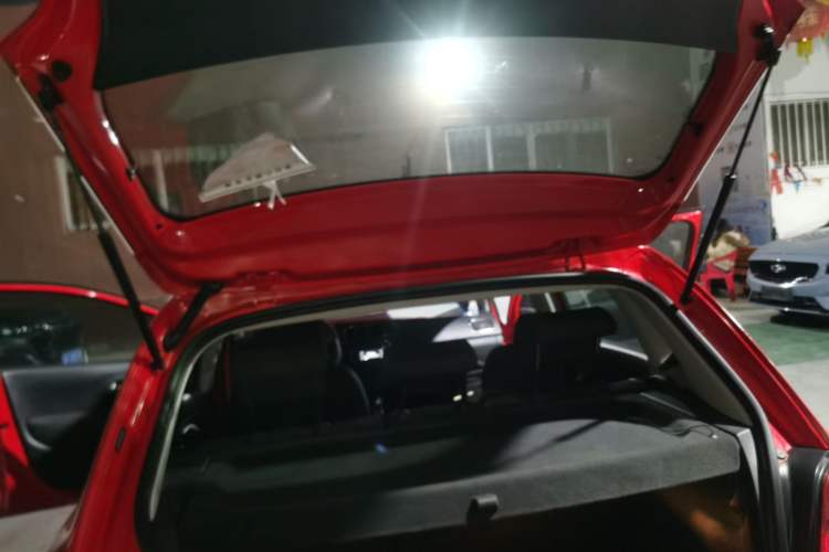 Used Volkswagen Polo 2016 1.6L Automatic Comfort Model
