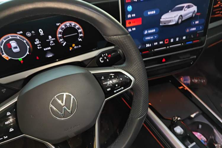 Used Volkswagen Passat 2025 Pro 380TSI Dragon Glory Edition
