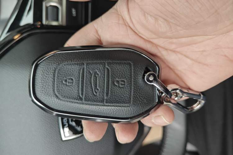 Used Peugeot 408 2022 1.6T Light-Chasing Edition
