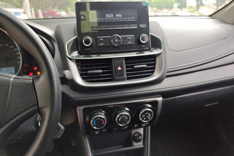 Used Toyota YARiS L 2021 1.5L CVT Leading Edition
