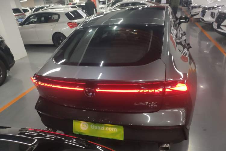 Used Changan UNI-V iDD 2023 ZhiDian iDD 1.5T 113km ZhiKu Model
