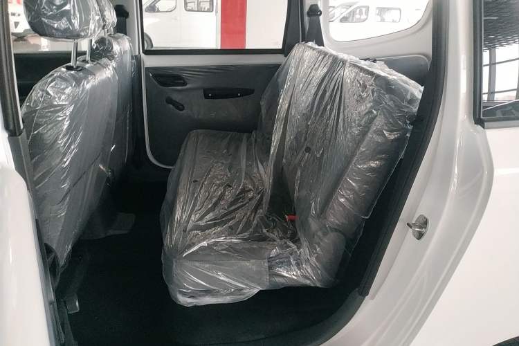 Used Wuling Hongguang New Energy 2024 All-Electric Model 300KM Practical Version
