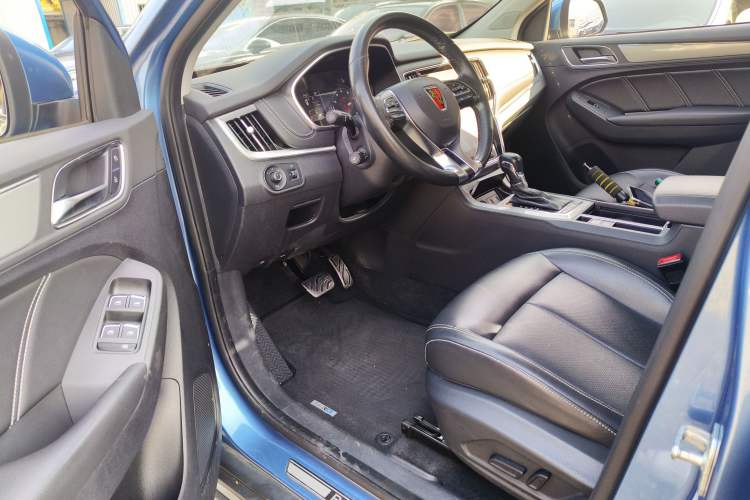 Used Roewe RX5 2016 20T Two-Wheel Drive Automatic Internet Smart Edition
