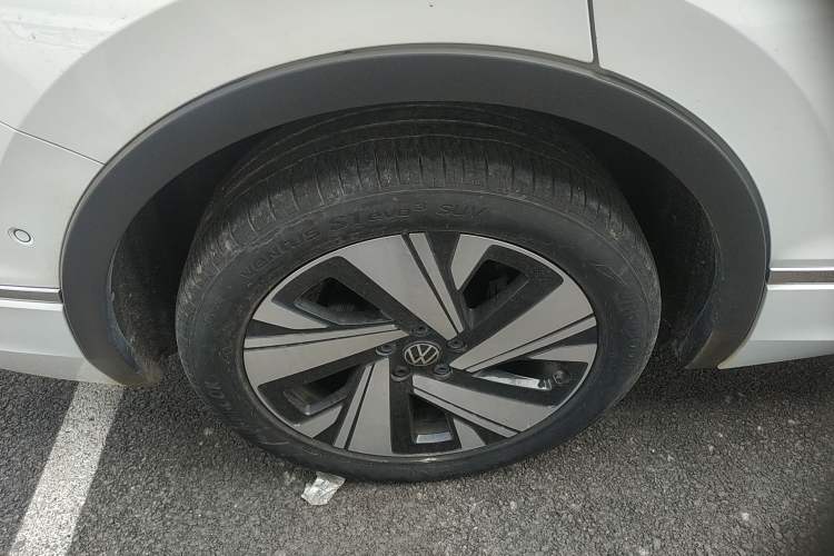 Used Volkswagen Tiguan L 2023 Restyled 330TSI Automatic Two-Wheel Drive R-Line Enhanced Comfort Version