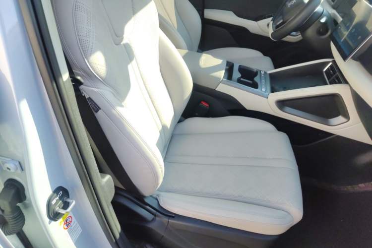 Used BYD Yuan UP 2025 Model 301KM Leading Version