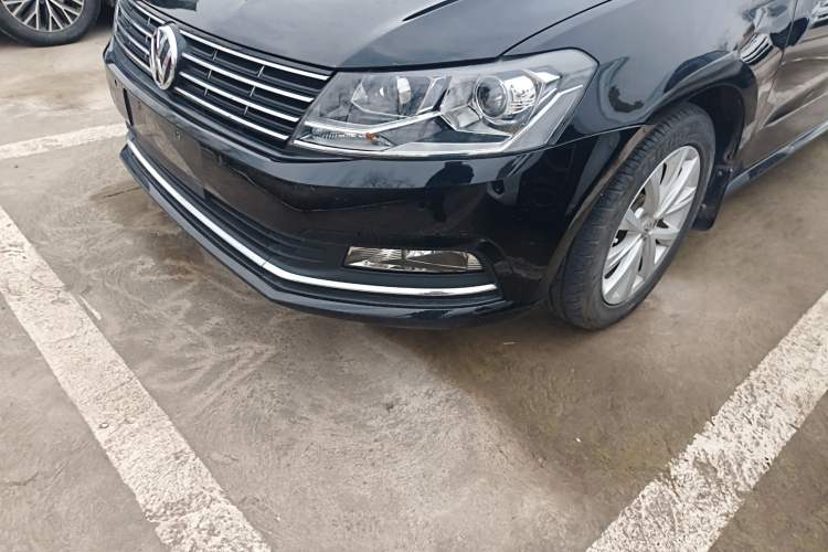 Used Volkswagen Lavida 2015 1.6L Automatic Comfort Edition
