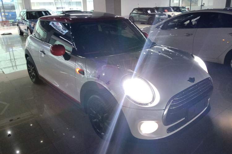 Used  MINI 2016 1.5T COOPER
