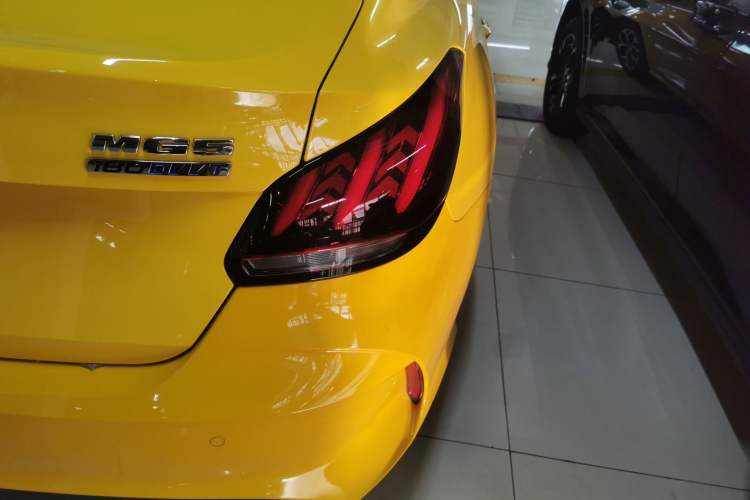 Used MG 5 2022 180 DVVT CVT Youth Luxury Edition