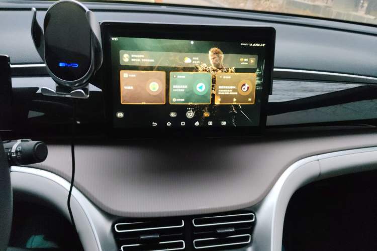 Used BYD Song Pro New Energy 2023 Champion Edition DM-i 71KM Navigation Model
