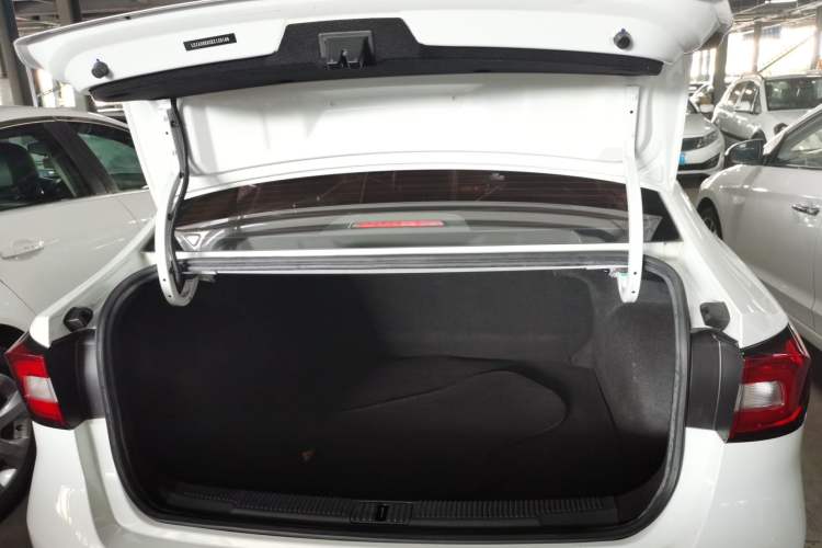 Used Roewe i5 2019 1.5L Automatic 4G Connected Linghao Flagship Edition