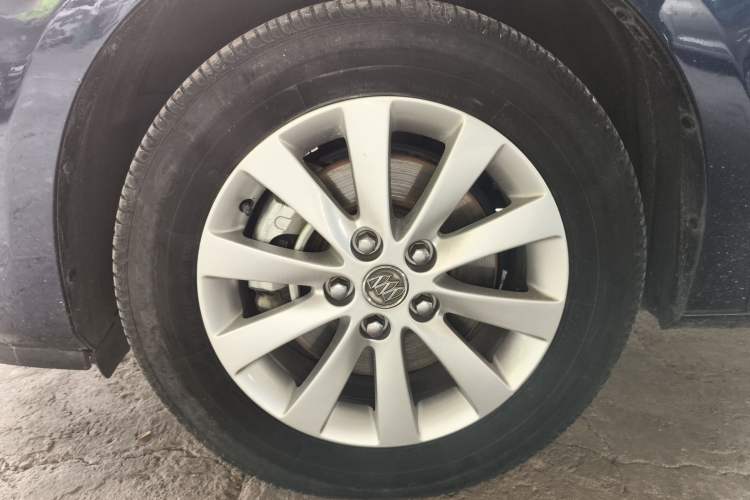 Used Buick GL8 2015 2.4L Luxury Business Premium Edition
