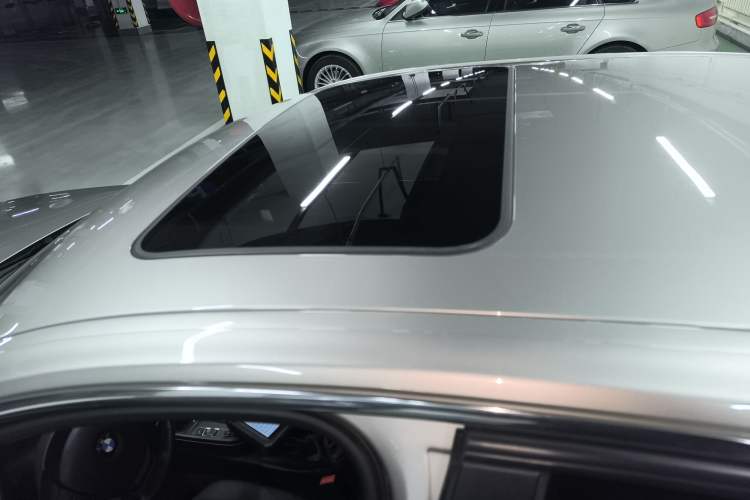 Used BMW 3 Series 2015 320Li Luxury Edition Fashion Model
