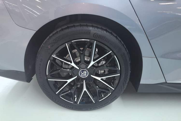 Used BYD Han 2025 DM-i 125KM Prestige Model
