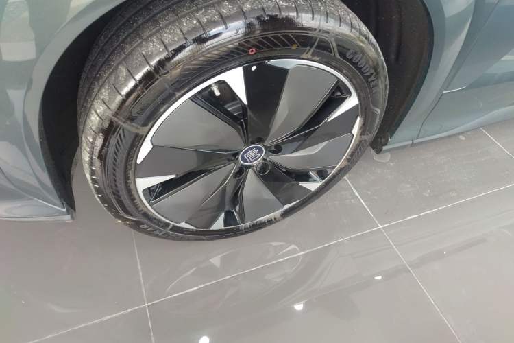 Used BYD Tang L 2025 DM 175KM Drone Player Edition