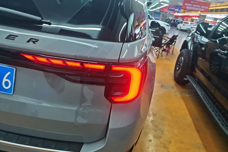 Used Ford Explorer 2023 EcoBoost 285 Four-Wheel Drive Red Gold Edition 6 Seats