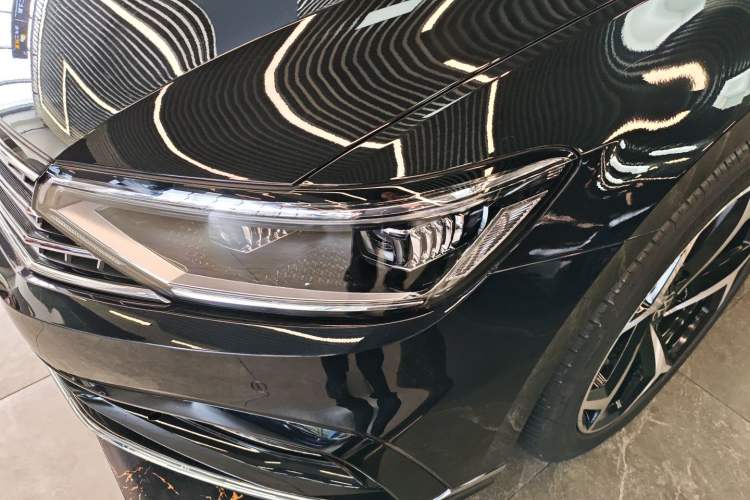 Used Volkswagen Magotan 2023 2 Million Units Limited Edition 330TSI DSG Leading Version
