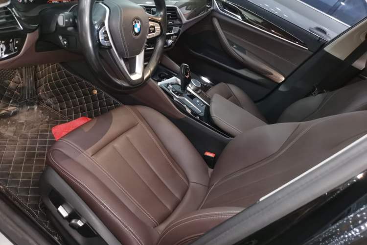 Used BMW 5 Series 2019 Facelifted 525Li Luxury Package
