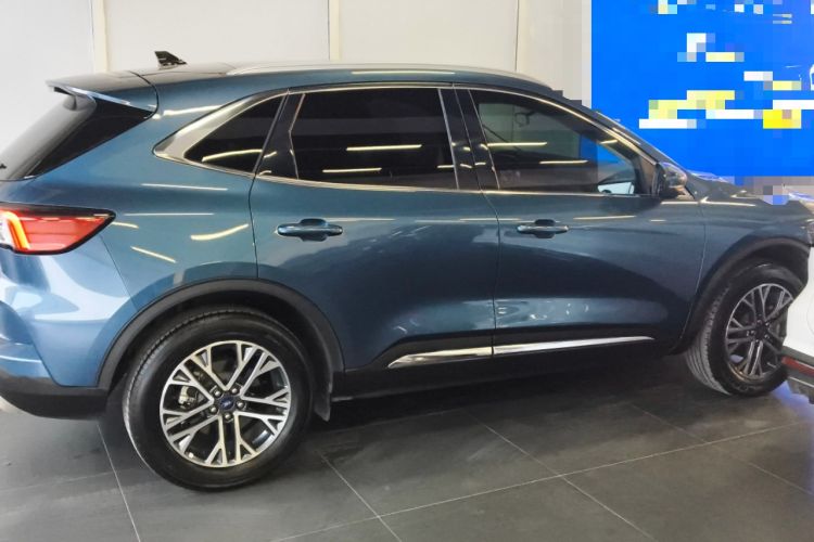 Used Ford Escape 2020 EcoBoost 245 Two-Wheel-Drive Titanium Edition
