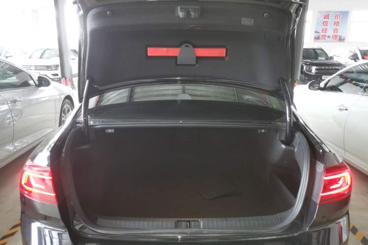 Used Volkswagen Magotan 2023 2 Million Units Commemorative Edition 330TSI DSG Luxury Version