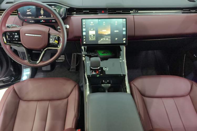 Used Land Rover Range Rover Sport 2024 400PS Dynamic SE
