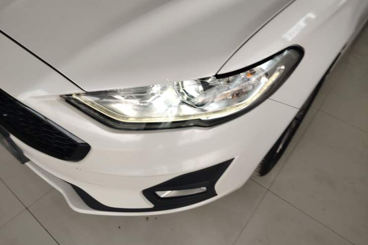 Used Ford Mondeo 2018 EcoBoost 180 Smart Control Fashion Model China V Standard