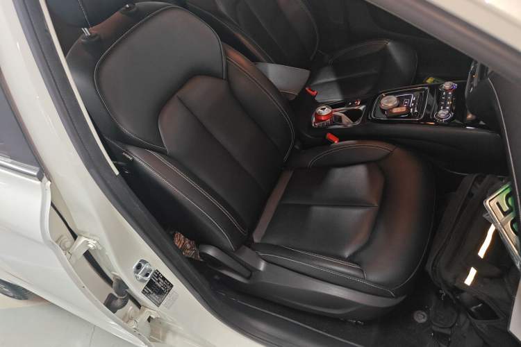 Used Roewe Ei5 2019 Smart Connect Supreme Edition
