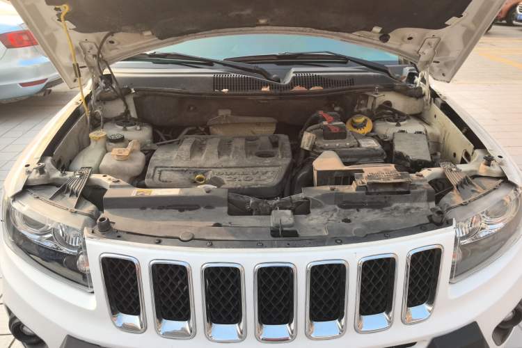 Used  Compass 2014 Revised Version 2.0L Two-Wheel Drive Entry-Level Edition
