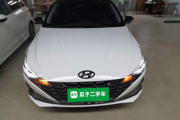 Used Hyundai Elantra 2021 1.5L CVT LUX Prestige Edition
