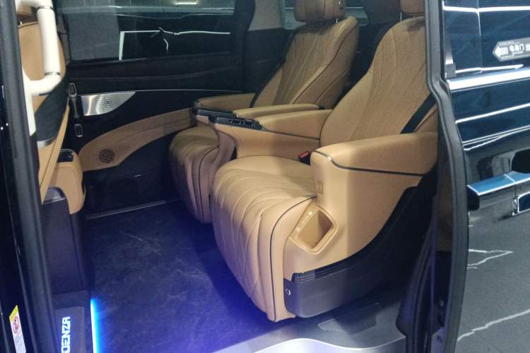 Used Denza D9 2024 DM-i 980 Four-Wheel Drive Prestige Model
