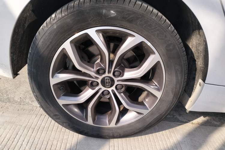 Used Geely Auto Emgrand GT 2017 2.4L Luxury Model
