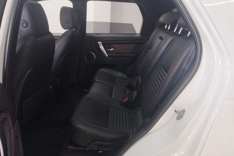 Used Land Rover Discovery Sport 2020 249 PS R-Dynamic Performance Tech Edition 7 Seats
