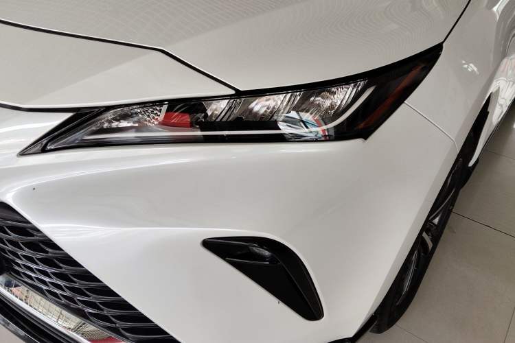 Used Toyota Venza 2023 2.0L CVT Two-Wheel Drive Luxury Edition
