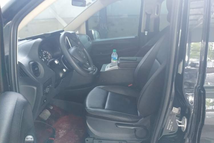 Used Mercedes-Benz Vito 2018 2.0T Elite Version 7 Seats China V Emission Standard
