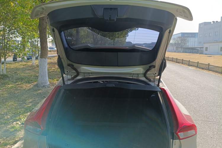 Used Volvo V40 2017 T3 Zhiyi Edition