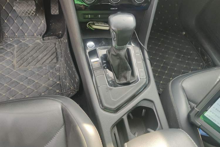 Used Volkswagen Tiguan L 2017 330TSI Automatic Two-Wheel Drive Luxury Edition
