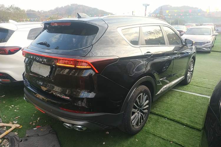 Used JETOUR X70 PLUS 2023 1.5T DCT Brave PLUS 5-Seater
