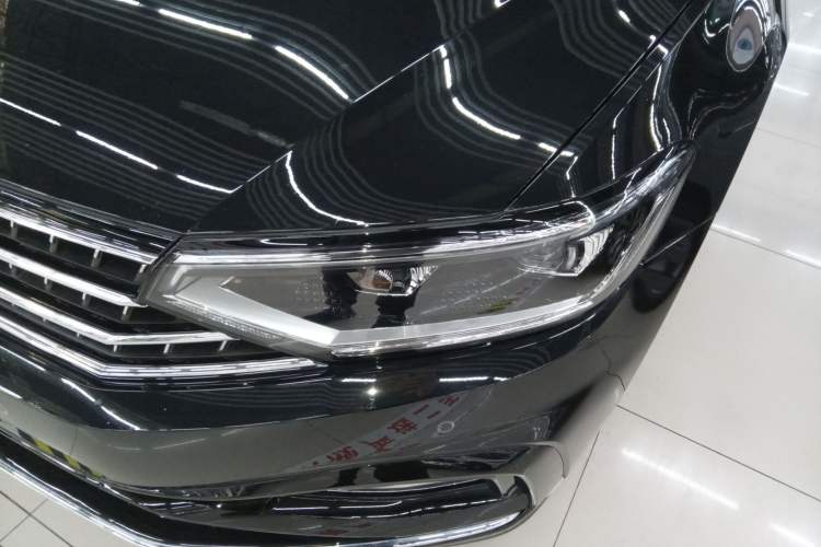 Used Volkswagen Magotan 2025 Zhongxiang Version 330TSI DSG Luxury Edition
